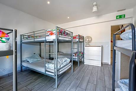 Bed in 8-Bed Mixed Dormitory Room