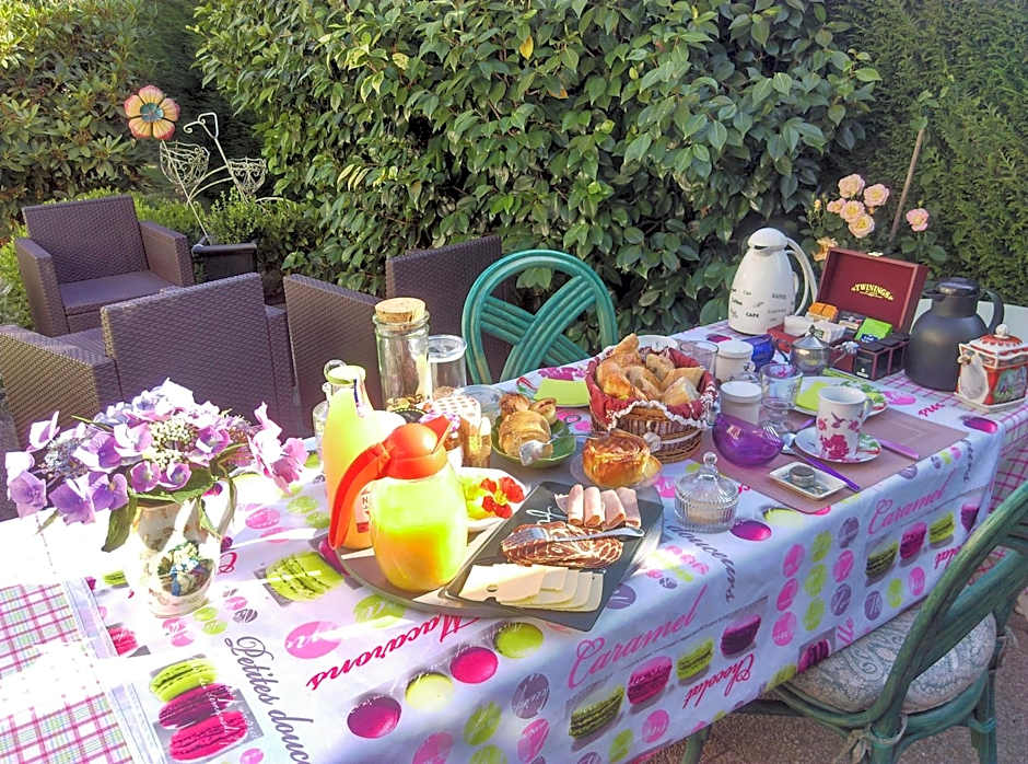 La Petite Maison près de l'Eglise