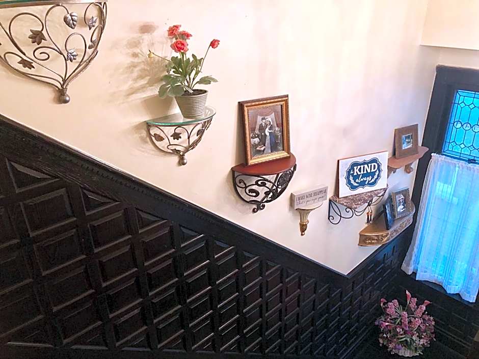 Redwood Bed and Breakfast