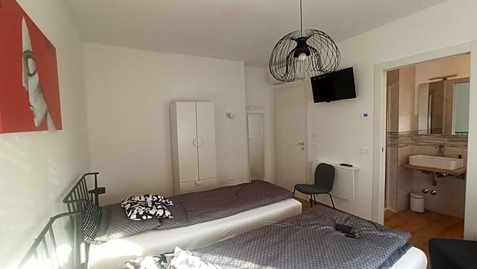 DESDEMA & OPERA Rooms