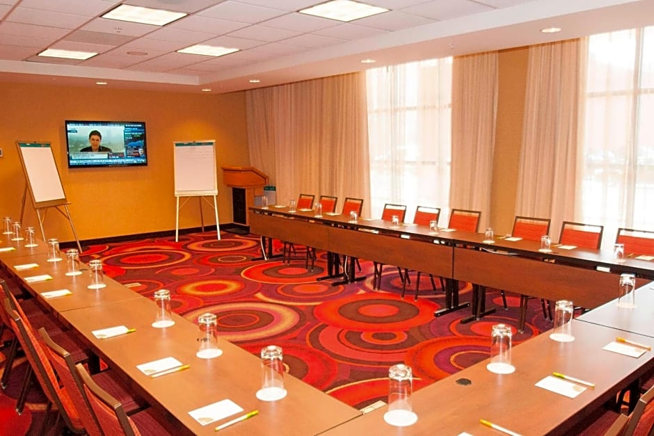 Courtyard by Marriott Syracuse Downtown at Armory Square