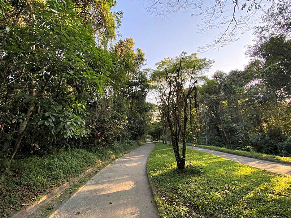 Flat Estudio 220 amarílis 3 Piscinas climatizadas, carregar veiculo eletrico, Bertioga, Riviera de São Lourenço Apartamento estúdio, cozinha equipada completa, serviço de hotelaria, limpeza e trocas diária de toalhas, WI-FI 500 MB