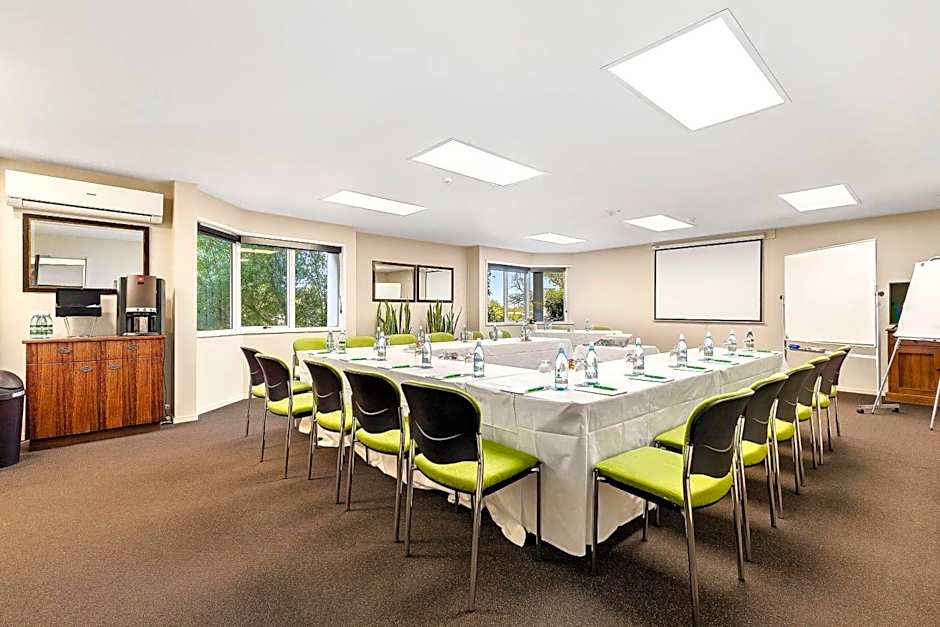 Hotel Elms Christchurch, an Ascend Collection Hotel
