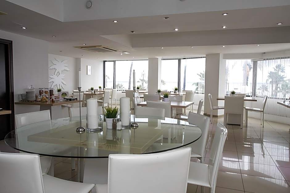 Les Palmiers Beach Boutique Hotel & Luxury Apartments