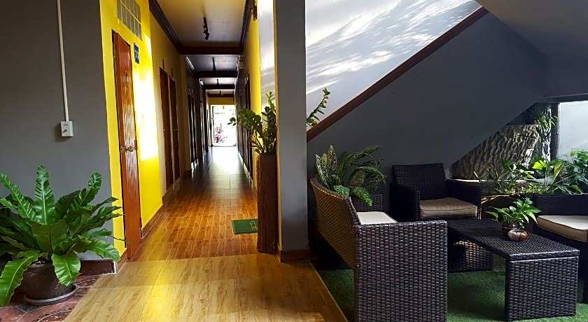 First And Frang Hotel