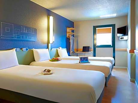 Triple Room with Single Beds