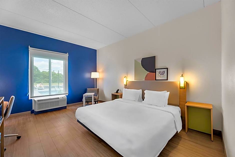 Spark by Hilton Tuscumbia Muscle Shoals