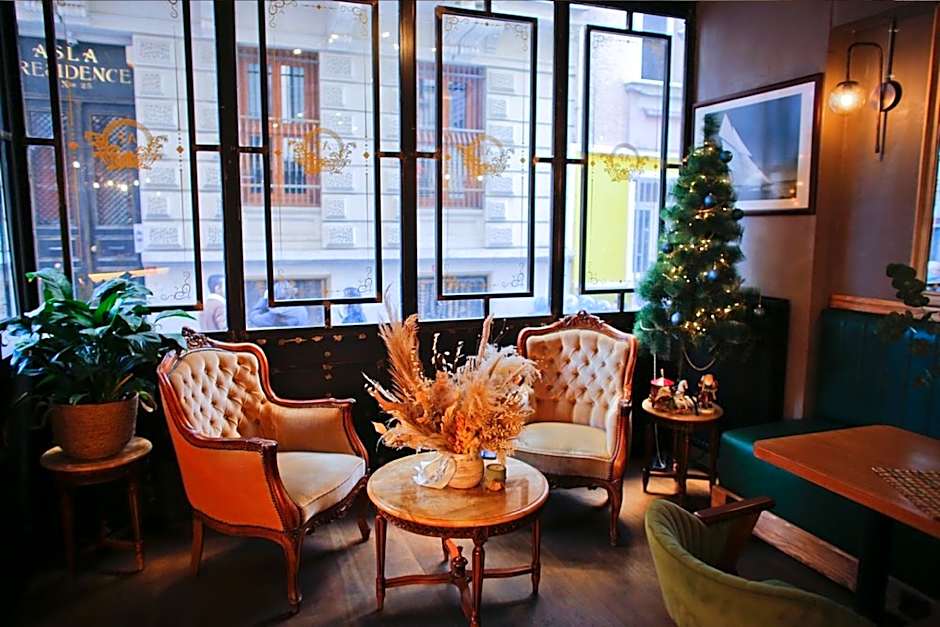 Aleksandr Pera Hotel