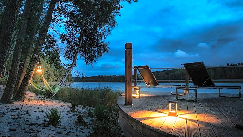 PRZYSTAŃ WYGONIN knéżka i wino