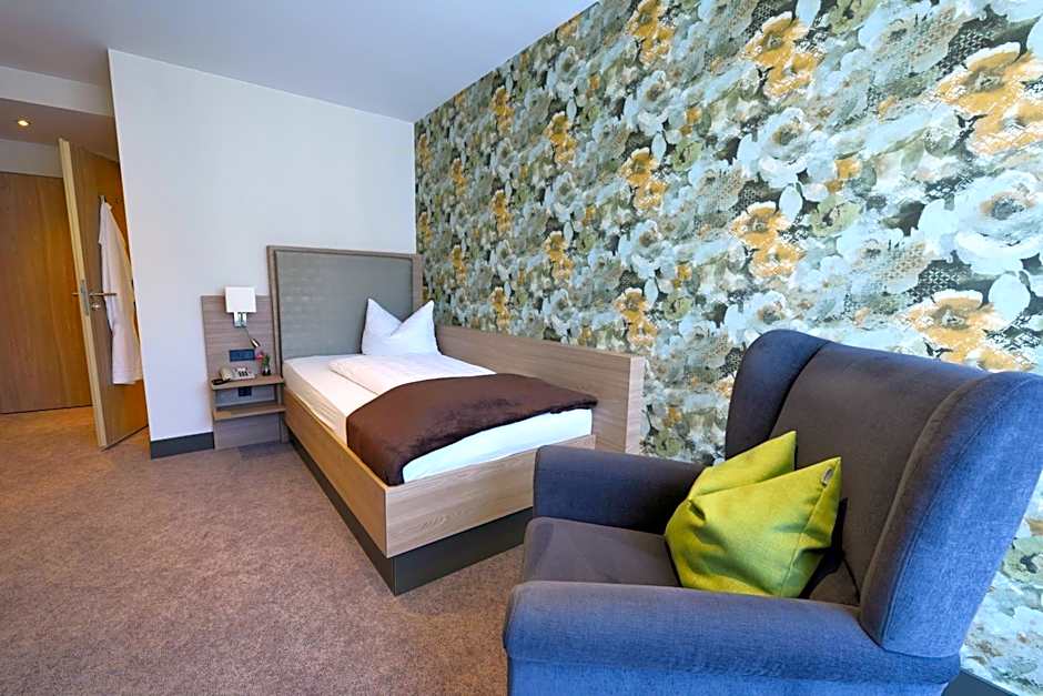 Kurhotel Grüttner mit eigenem Sole Thermal Schwimmbad 32 Grad und Saunalandschaft