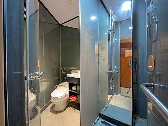 Yifeng Hotel