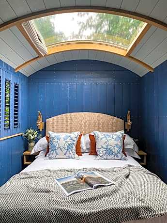 Deer View Hut