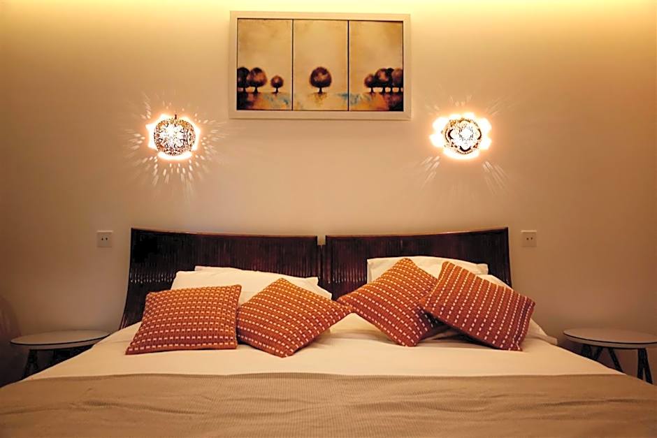 L Amourier chambres charme et confort avec Jacuzzi ou baignoire XXL