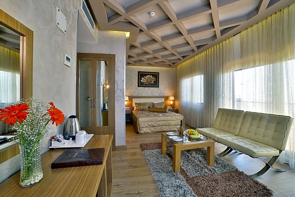 The Time Hotel Old City