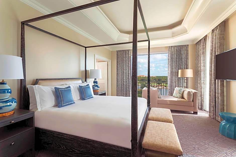 The Ritz-Carlton Naples, Tiburón