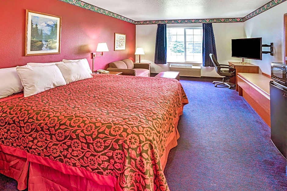 Days Inn & Suites by Wyndham Gresham