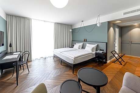 Hotel Caroline