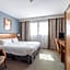Holiday Inn Calais - Centre Car Ferry by IHG