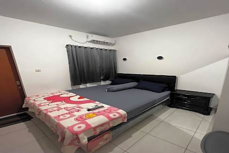 Hotel O Flamboyan Harapan Indah