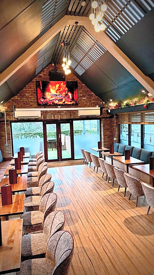 Siberia Bar & Hotel