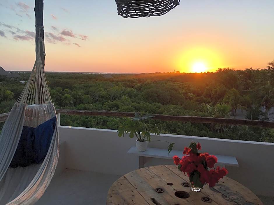 LunArena Barefoot Hotel