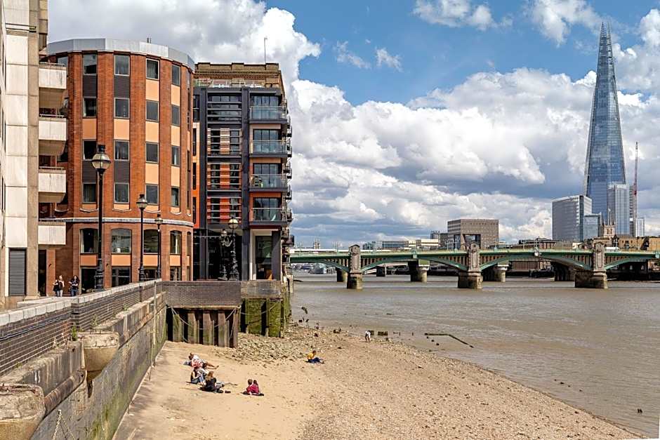 Locke at Broken Wharf