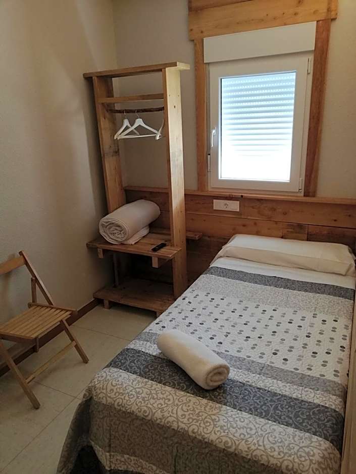 Photo 1 of 3 of Single Room