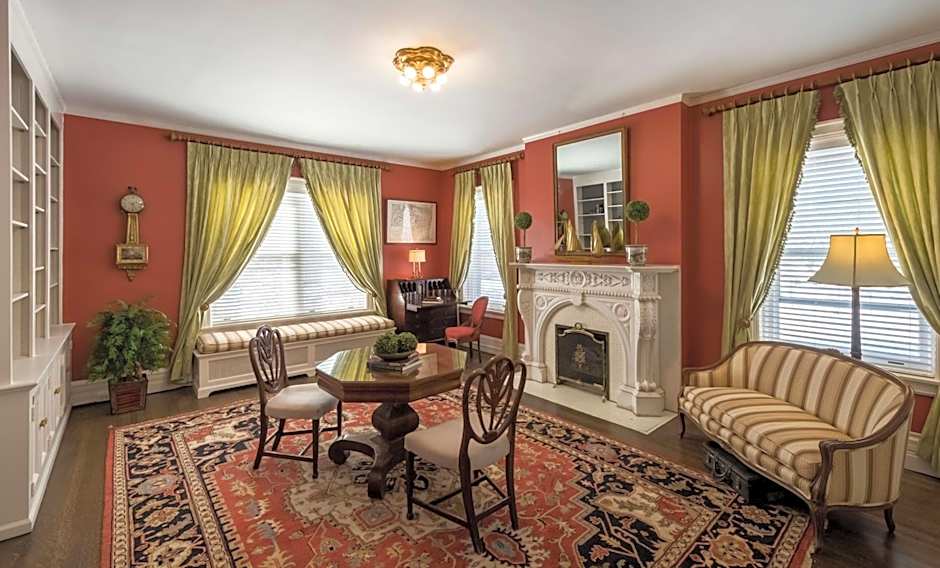 The Strathallan - A DoubleTree By Hilton