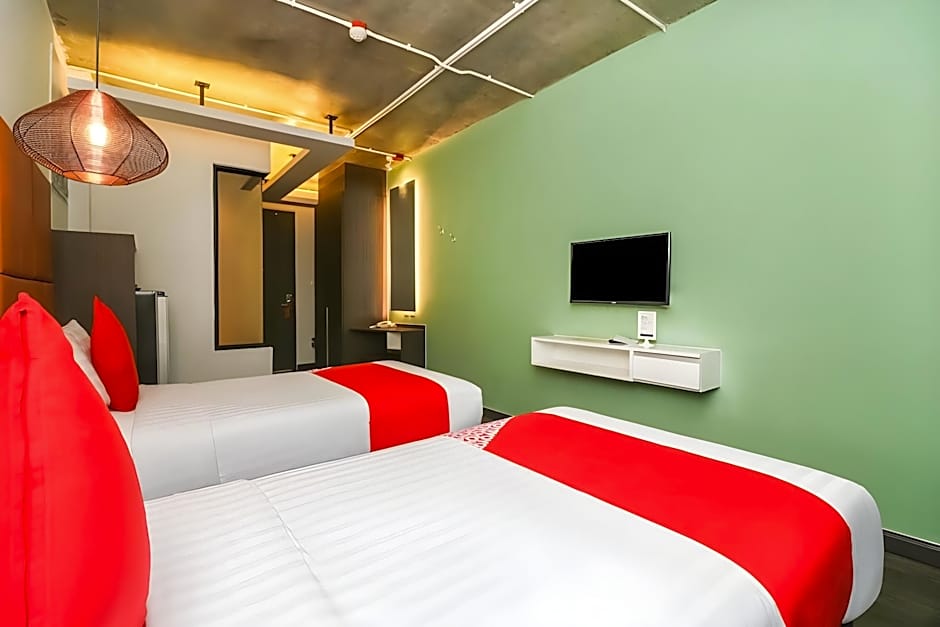 Aim House Bangkok Hotel - No parking