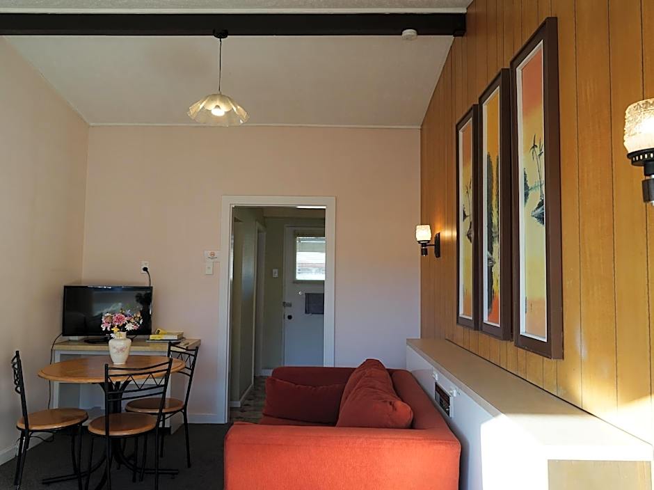 Tui Lodge Motel