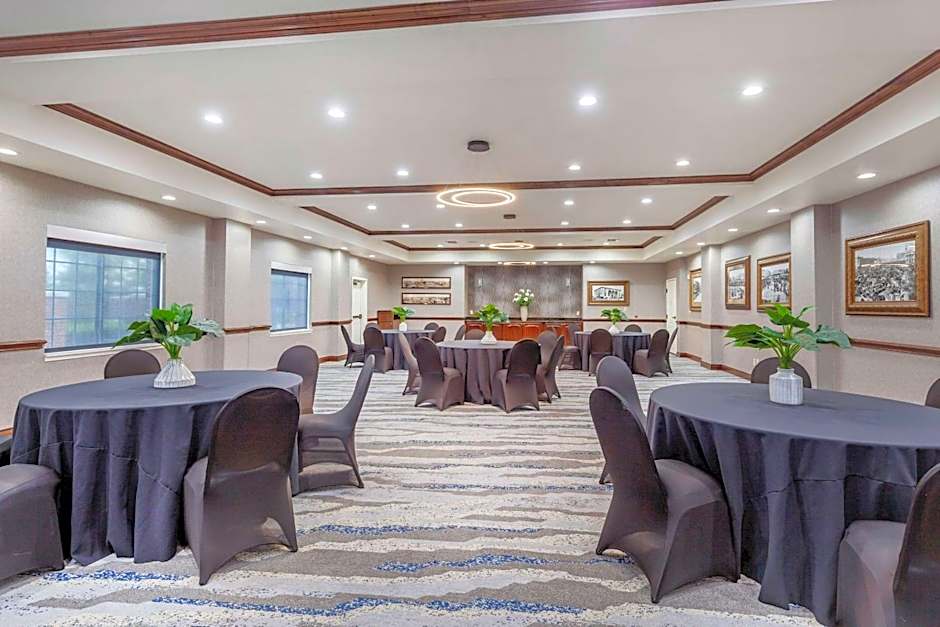 Clarion Pointe Sulphur Springs