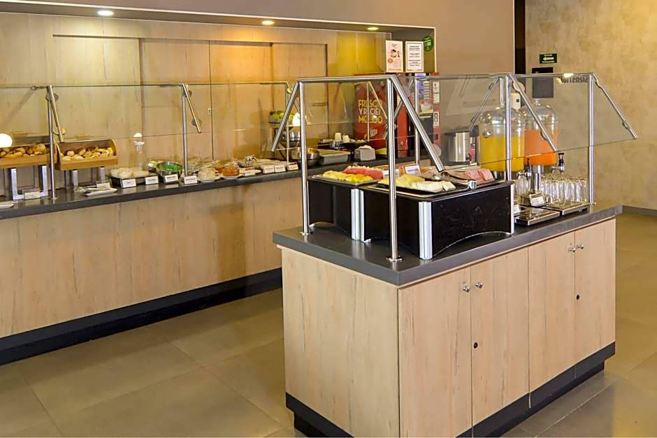 City Express Plus by Marriott Medellín Colombia