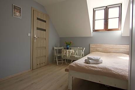 Pokoje Nadrzeczna 45