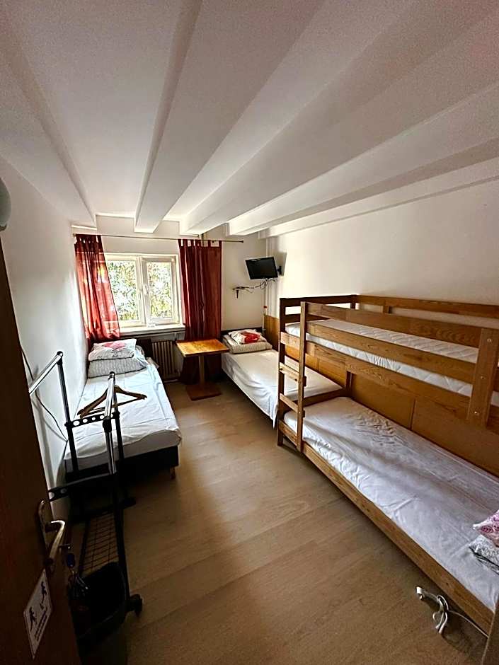Hostel Tolek
