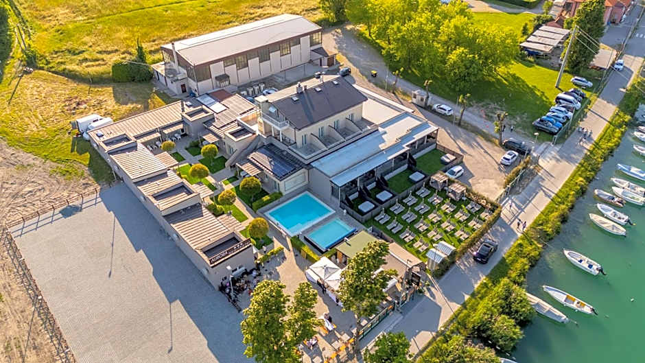 Aurora ApartHotel