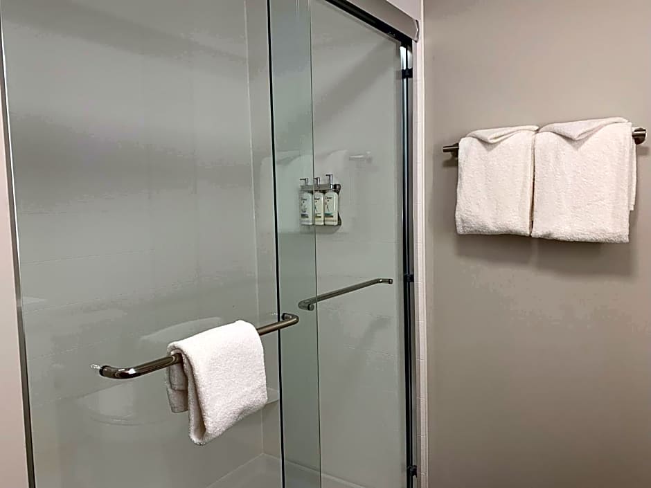 Holiday Inn Express And Suites Courtenay Comox By IHG