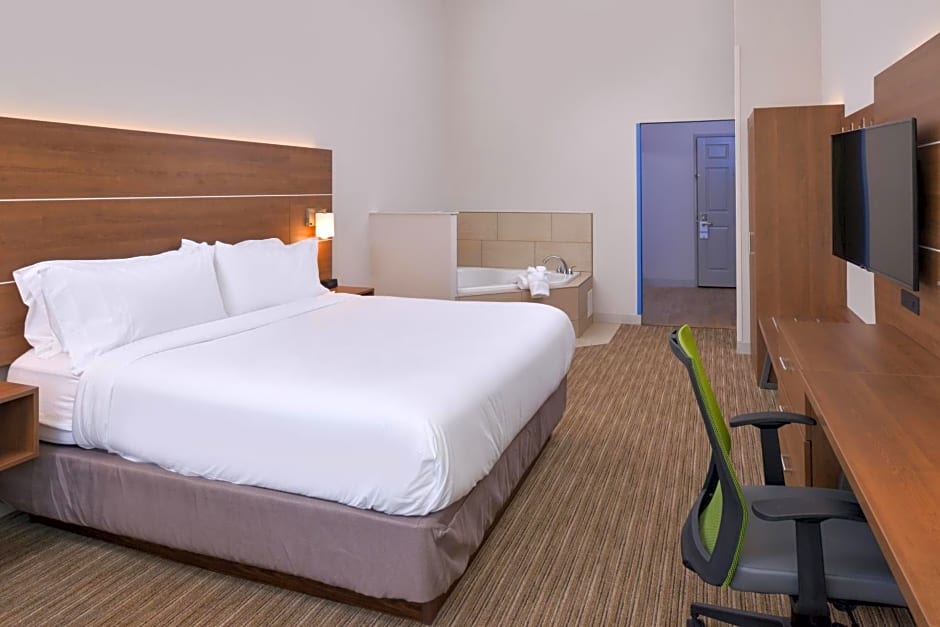 Holiday Inn Express & Suites Omaha - 120th and Maple By IHG