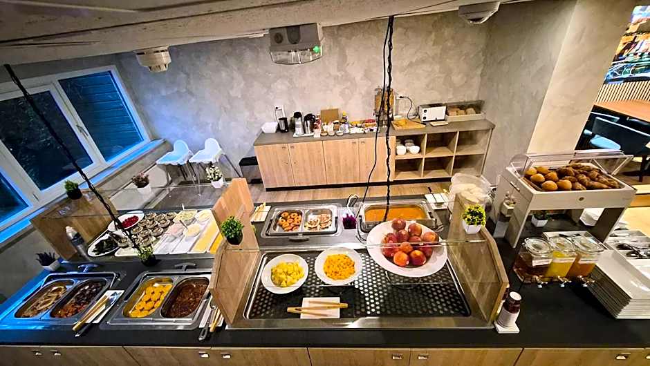 Rotterdam Teleport Hotel