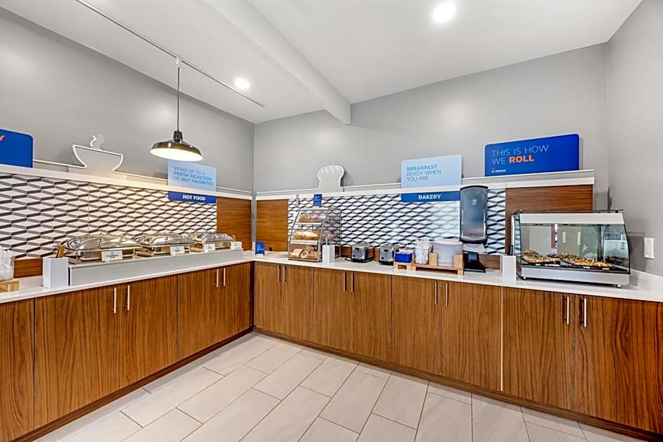 Holiday Inn Express White House By IHG