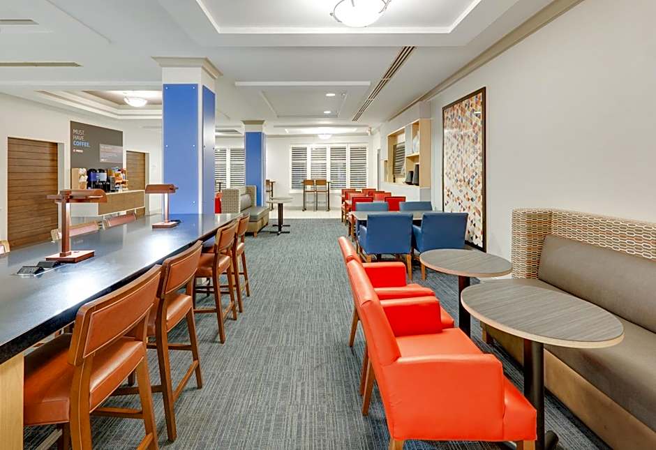 Holiday Inn Express And Suites Dublin By IHG