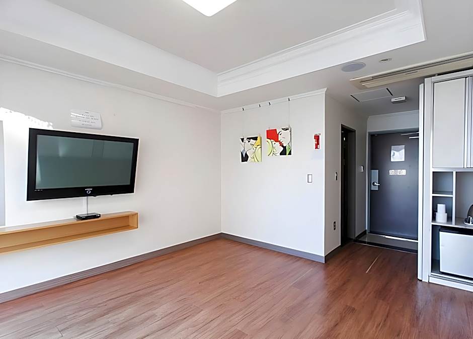 Tongyeong Bay Condo Hotel