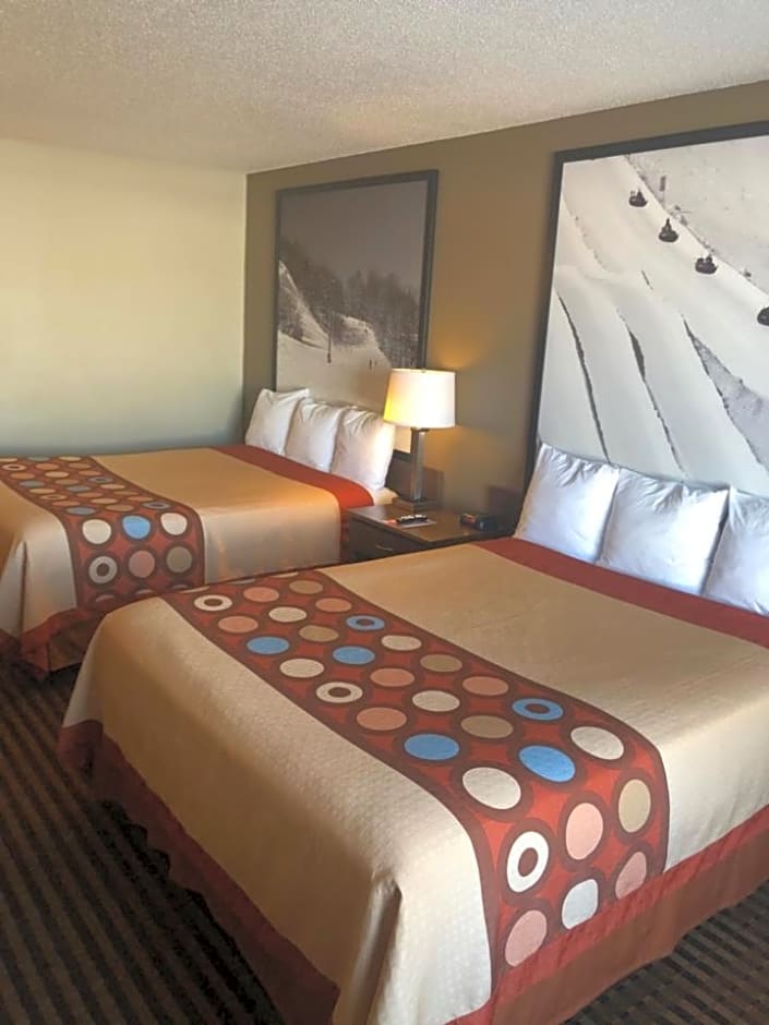 Super 8 by Wyndham Portage