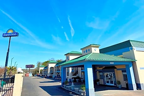 Days Inn by Wyndham Greenville