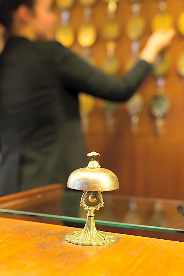 Collector's Lady Hamilton Hotel