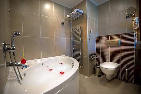 Korineum Golf & Beach Resort - Alojamientos en KYRENIA