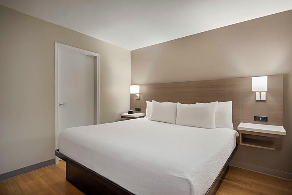 Days Inn by Wyndham Kelowna