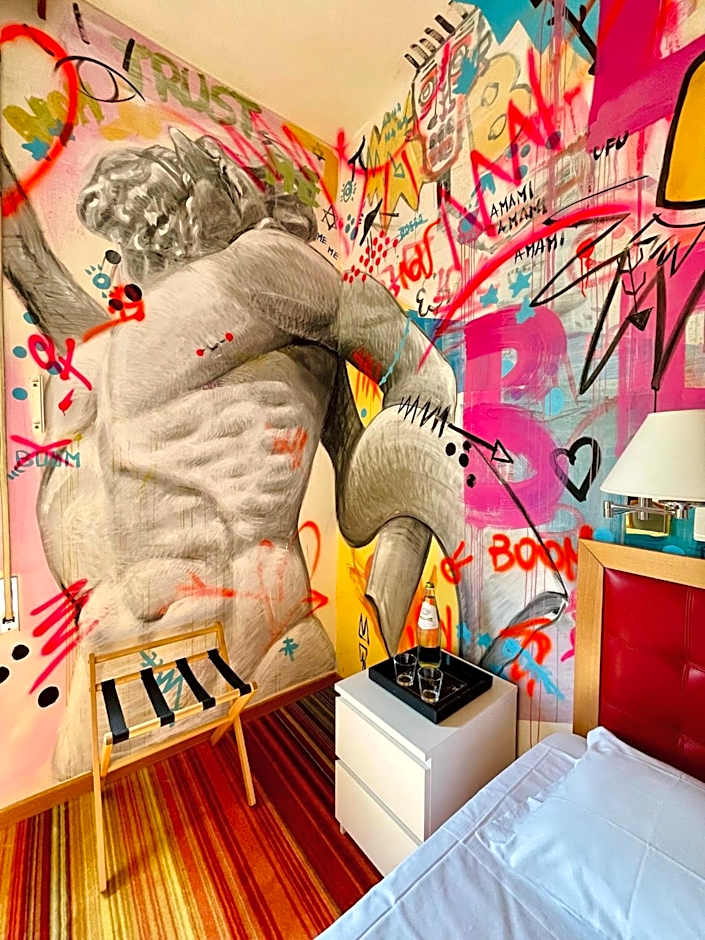 LH Hotel Arca Street Art