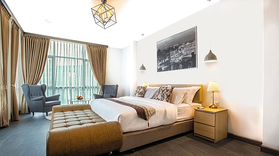 V One Pride-Sukhumvit 22, Bangkok