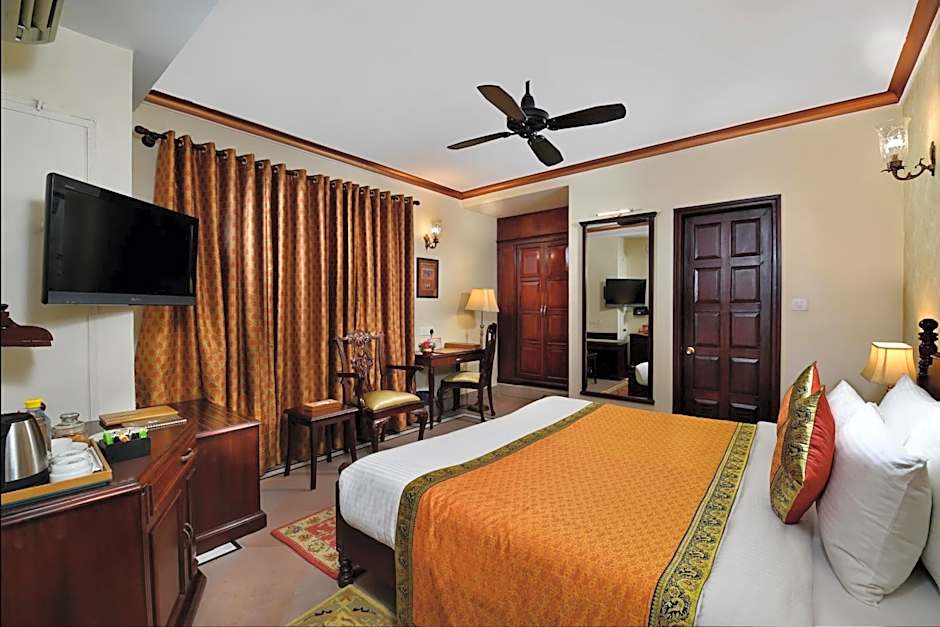 Photo 1 of 4 of Dhanurdhara Room