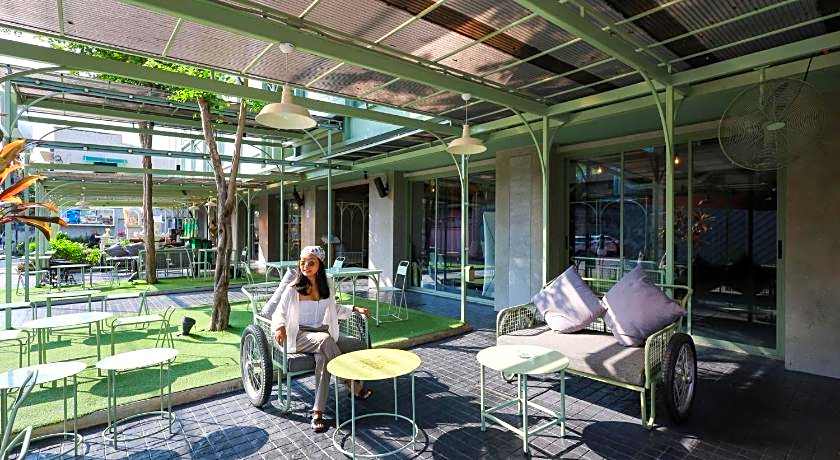 Samsen Street Hotel